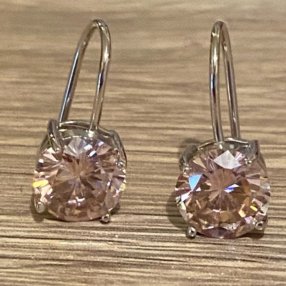 ✨ Gorgeous sterling silver earrings ✨ - Picture 2 of 5